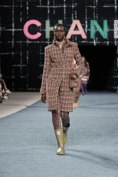 Look 23